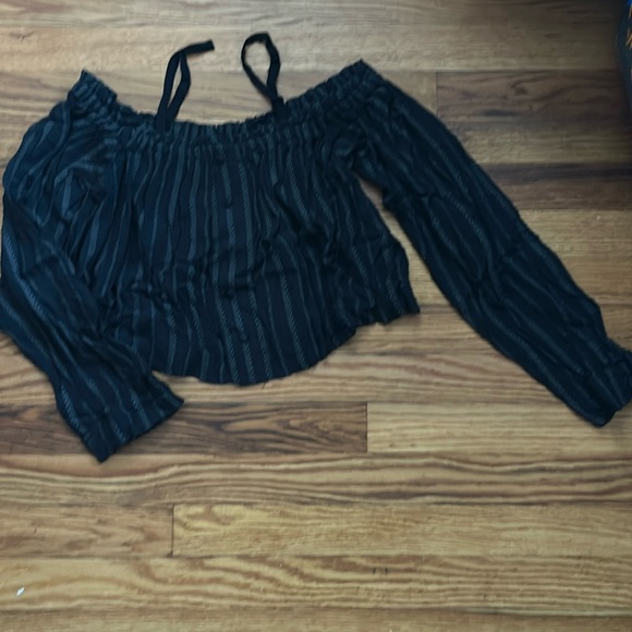 Urban Outfitters Floral Eyelet Cold Shoulder Crop Embroidered Top - Picture 5 of 11